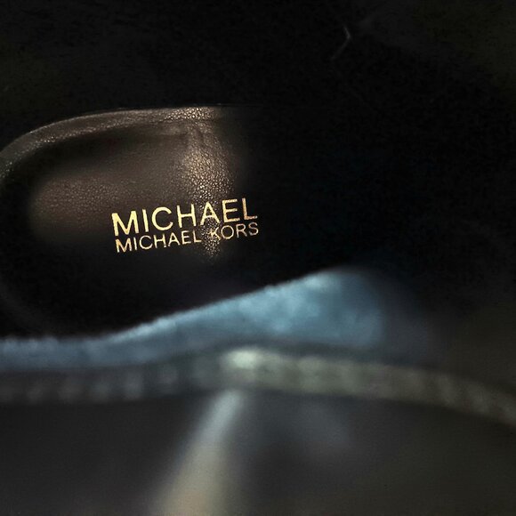 LIKE NEW 💎 MICHAEL KORS BLACK LEATHER SIDE ZIP ANKLE BOOTS SIZE 8 ~ AWESOME! - Picture 8 of 9